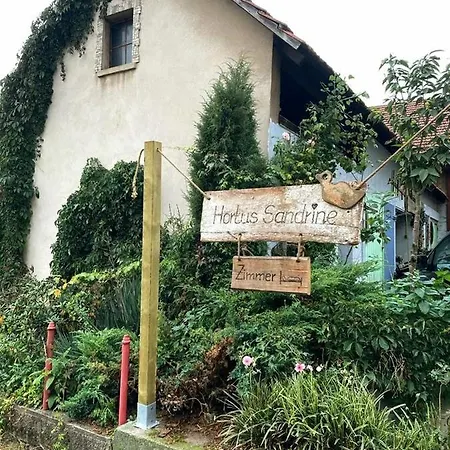 Bett im Heu auf Bauernhof Gemeinschaftsbad Schlafsäcke Hausbreitenbach Exterior foto